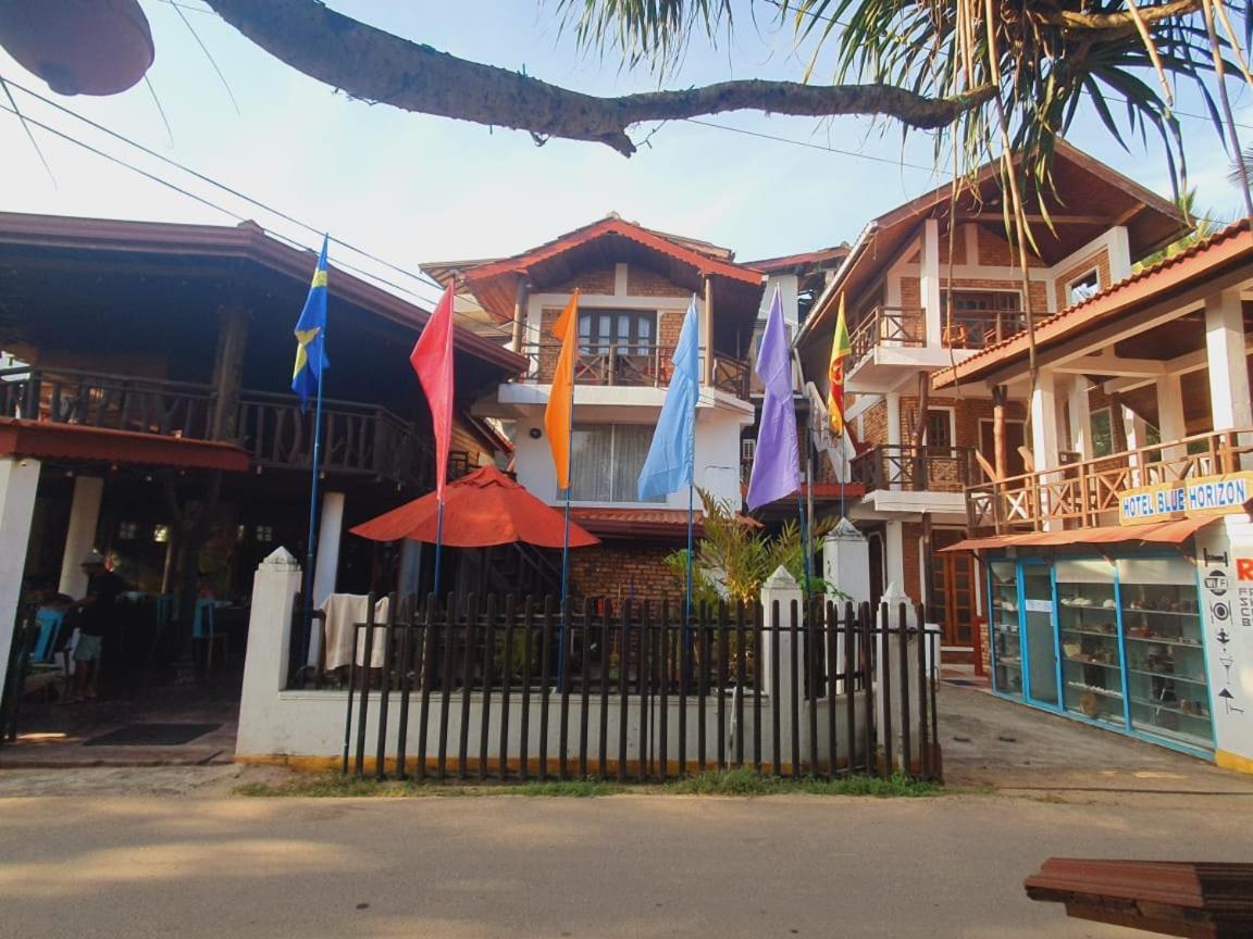 Blue Horizon Beach Hotel Tangalle Exterior foto