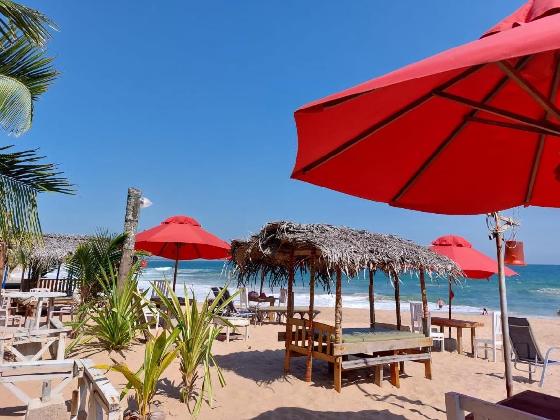 Blue Horizon Beach Hotel Tangalle Exterior foto