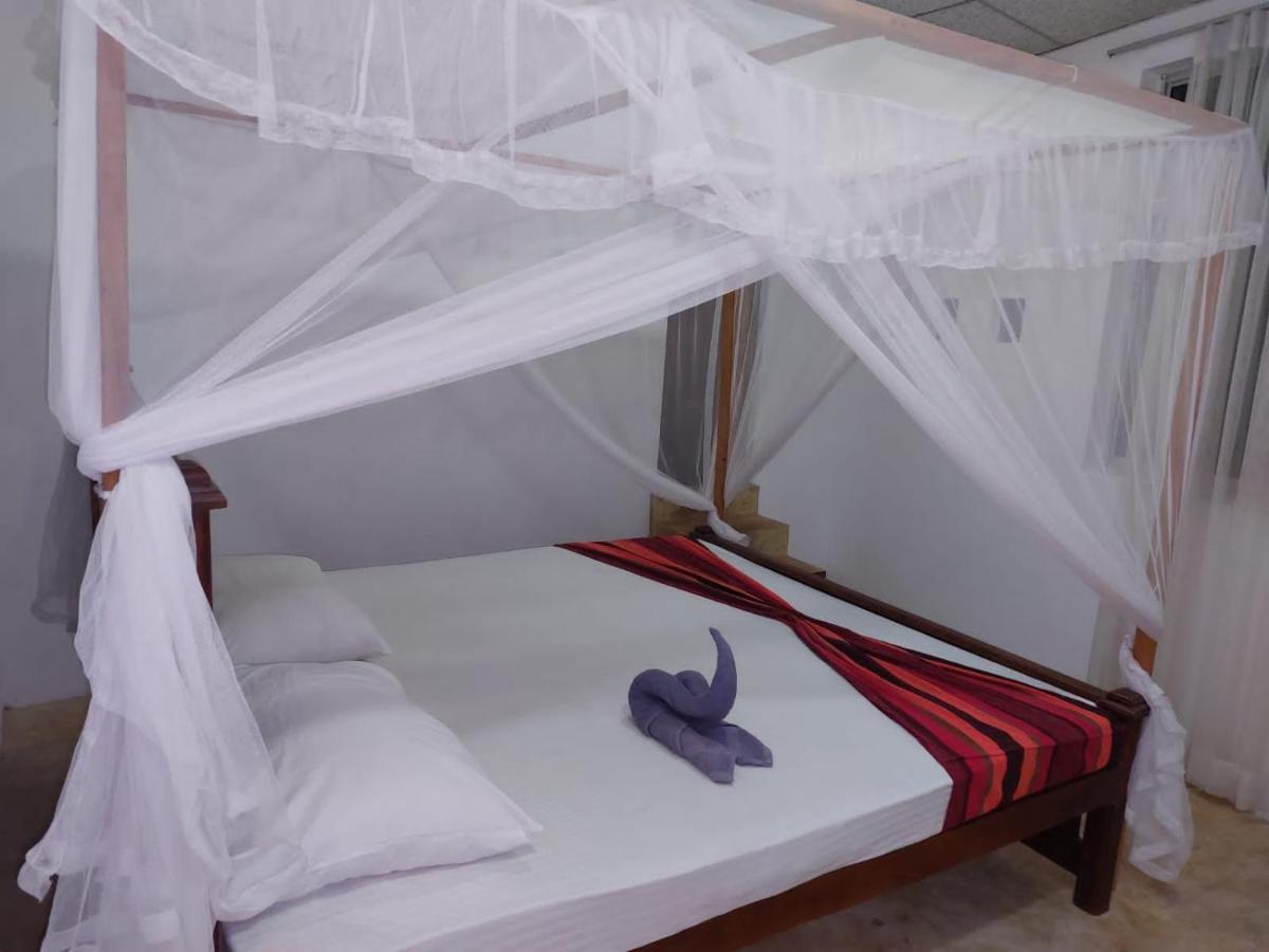 Blue Horizon Beach Hotel Tangalle Exterior foto