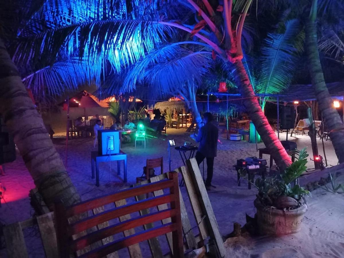 Blue Horizon Beach Hotel Tangalle Exterior foto