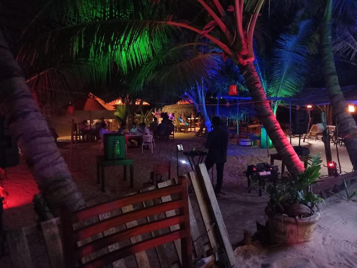 Blue Horizon Beach Hotel Tangalle Exterior foto