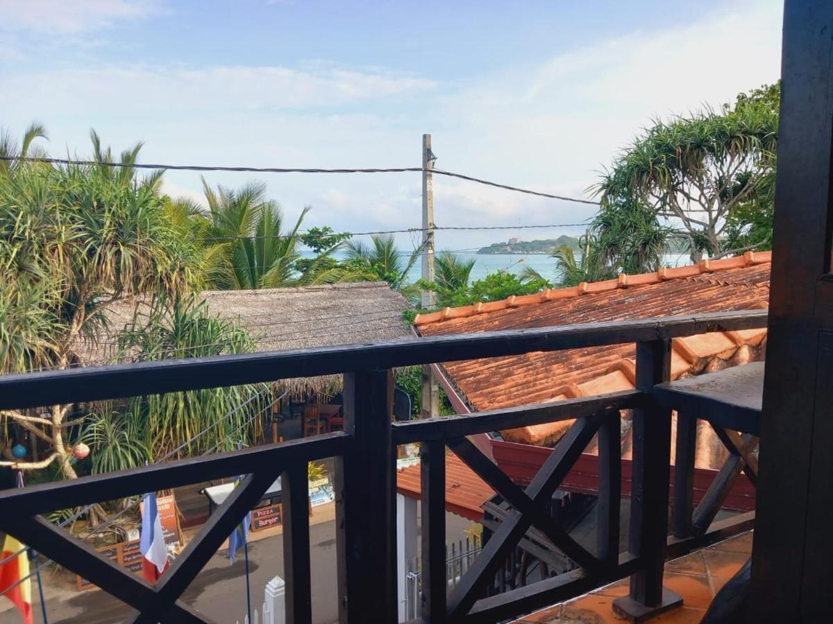 Blue Horizon Beach Hotel Tangalle Exterior foto