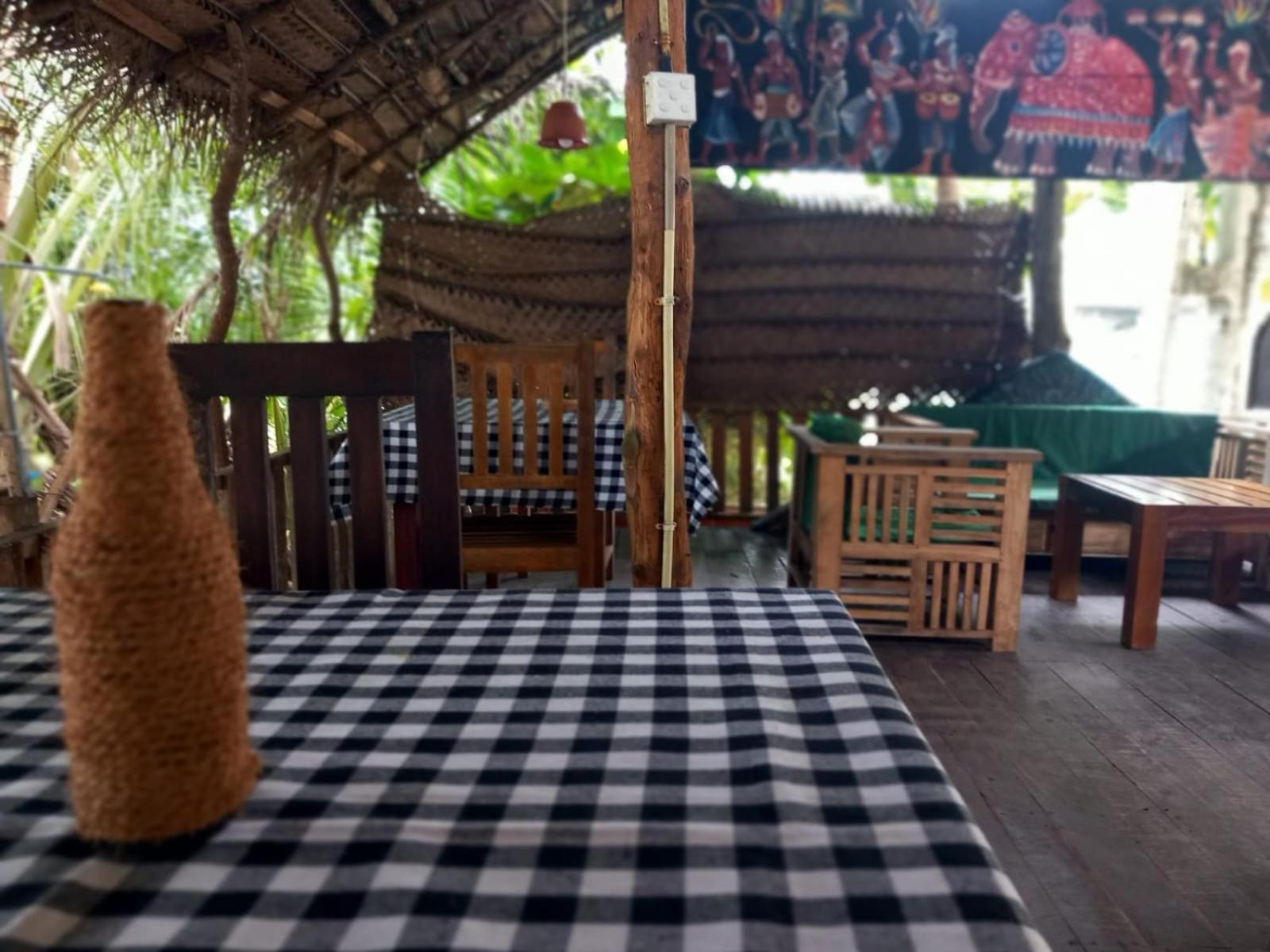 Blue Horizon Beach Hotel Tangalle Exterior foto